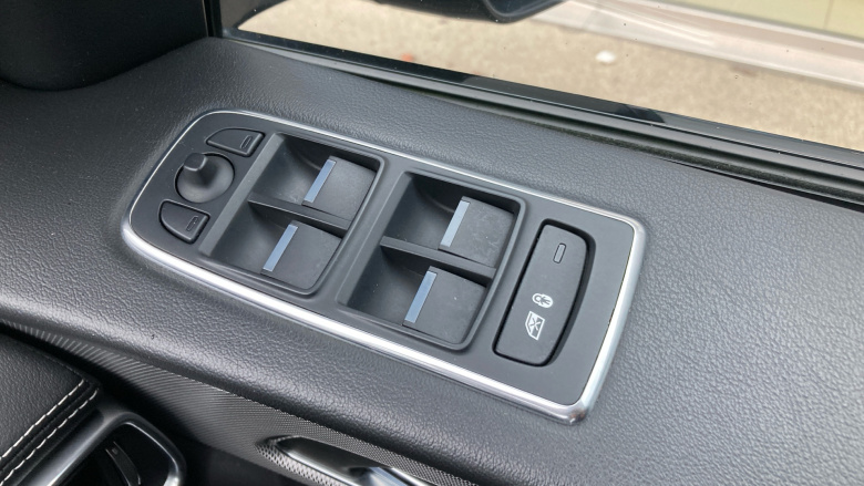 Jaguar F-Pace 2.0d [180] Chequered Flag 5dr Auto AWD Diesel Estate